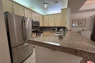 2222 N Beachwood Dr, Los Angeles, CA 90068 - Photo 23