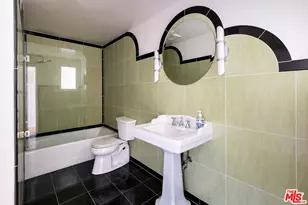 7265 Caverna Dr, Los Angeles, CA 90068 - Photo 17