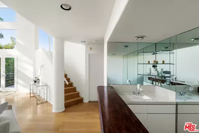 7265 Caverna Dr, Los Angeles, CA 90068 - Photo 13