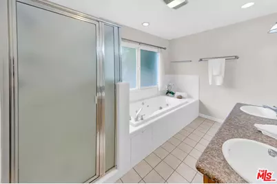 2420 Euclid St, Santa Monica, CA 90405 - Photo 27