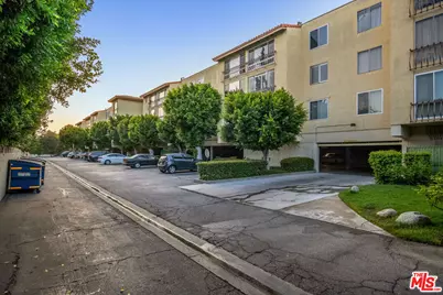 12830 Burbank Blvd #201, Valley Village, CA 91607 - Photo 31