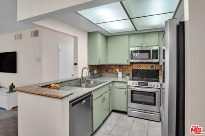 12830 Burbank Blvd #201, Valley Village, CA 91607 - Photo 21