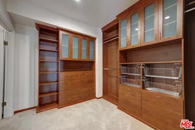 1754 Franklin Canyon Dr, Beverly Hills, CA 90210 - Photo 45