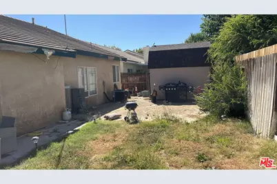 1751 W Avenue H5, Lancaster, CA 93534 - Photo 15