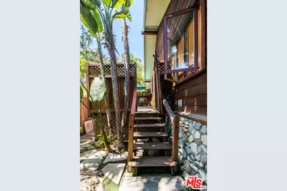 454 E Rustic Rd, Santa Monica, CA 90402 - Photo 13