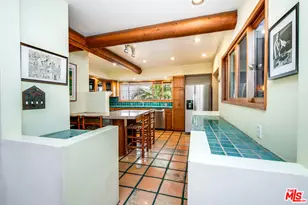 454 E Rustic Rd, Santa Monica, CA 90402 - Photo 15