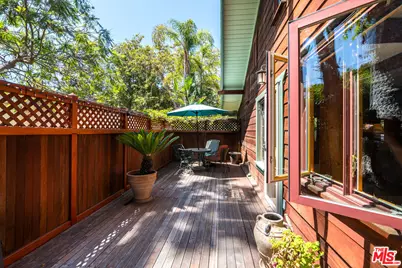 454 E Rustic Rd, Santa Monica, CA 90402 - Photo 11