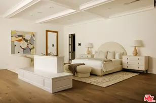 9694 Oak Pass Rd, Beverly Hills, CA 90210 - Photo 11