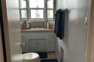 10401 S Van Ness Ave, Inglewood, CA 90303 - Photo 17