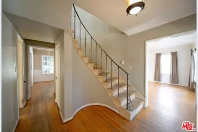 713 N Doheny Dr, Beverly Hills, CA 90210 - Photo 13