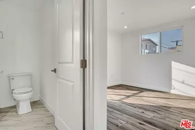 2419 S Cochran Ave, Los Angeles, CA 90016 - Photo 55