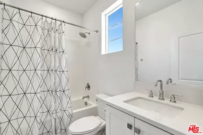 27408 Horizon View Ln, Valencia, CA 91381 - Photo 11
