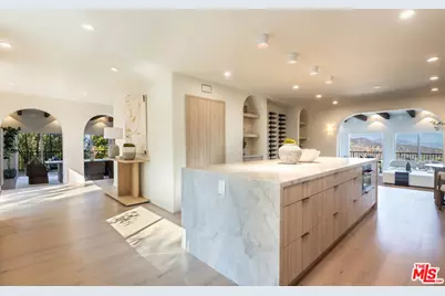 8300 Grand View Dr, Los Angeles, CA 90046 - Photo 9