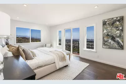 8300 Grand View Dr, Los Angeles, CA 90046 - Photo 29