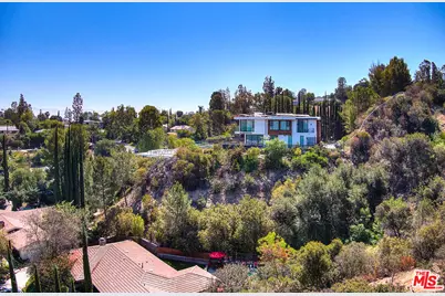 4491 La Barca Dr, Tarzana, CA 91356 - Photo 41