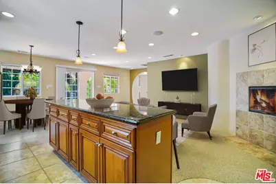 10655 Camarillo St, Toluca Lake, CA 91602 - Photo 41