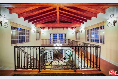 10655 Camarillo St, Toluca Lake, CA 91602 - Photo 17