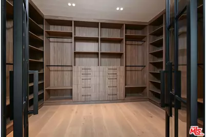 112 S Valley St, Toluca Lake, CA 91505 - Photo 27