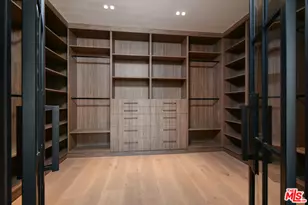 112 S Valley St, Toluca Lake, CA 91505 - Photo 27