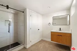 716 W 41st Pl, Los Angeles, CA 90037 - Photo 9