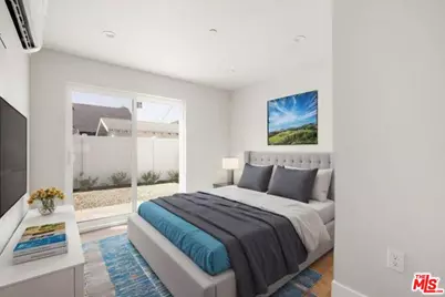 716 W 41st Pl, Los Angeles, CA 90037 - Photo 3