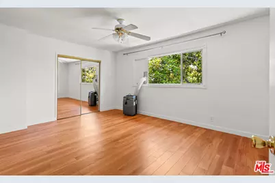 272 S Doheny Dr, Beverly Hills, CA 90211 - Photo 25