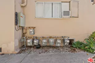 272 S Doheny Dr, Beverly Hills, CA 90211 - Photo 41