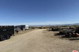 6000 W 140th Street W, Rosamond, CA 93560 - Photo 11