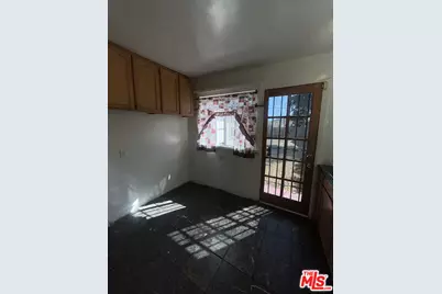 422 E Colden Ave, Los Angeles, CA 90003 - Photo 13