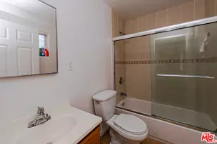 6323 S San Pedro St, Los Angeles, CA 90003 - Photo 11