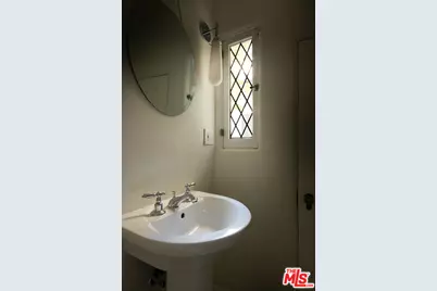 3756 Effingham Pl, Los Angeles, CA 90027 - Photo 11