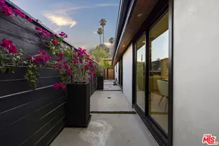 22263 Flanco Rd, Woodland Hills, CA 91364 - Photo 41