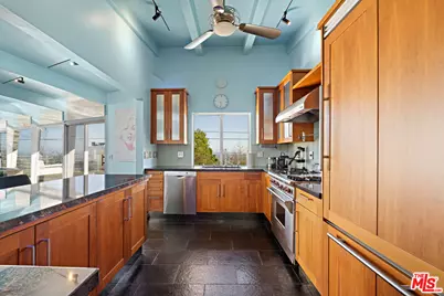 8411 Hollywood Blvd, Los Angeles, CA 90069 - Photo 17