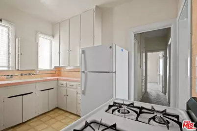 8553 Alcott St, Los Angeles, CA 90035 - Photo 11