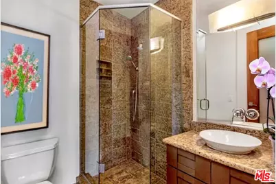 8827 Evanview Dr, Los Angeles, CA 90069 - Photo 33