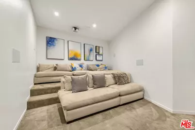 8827 Evanview Dr, Los Angeles, CA 90069 - Photo 13
