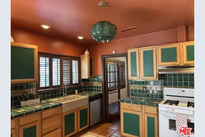 636 N Curson Ave, Los Angeles, CA 90036 - Photo 17
