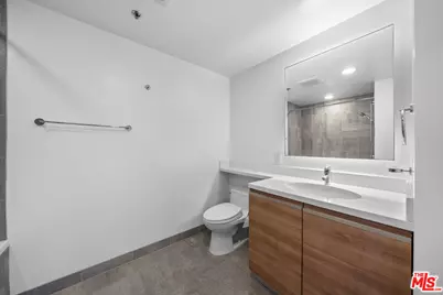 3785 Wilshire Blvd #1709, Los Angeles, CA 90010 - Photo 19