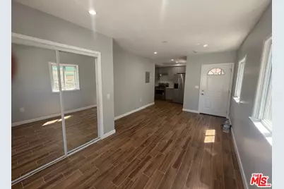513 San Juan Ave, Venice, CA 90291 - Photo 1