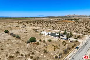 36901 E 165th St, Llano, CA 93544 - Photo 11