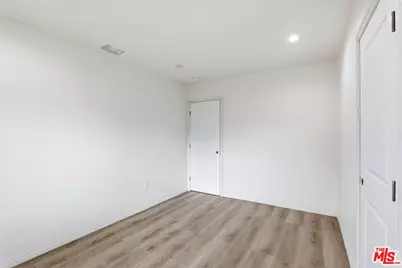 1526 W 105th St, Los Angeles, CA 90047 - Photo 15
