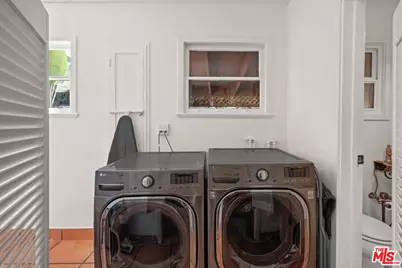 6119 Del Valle Dr, Los Angeles, CA 90048 - Photo 37