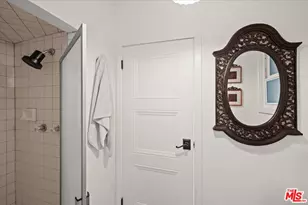 6119 Del Valle Dr, Los Angeles, CA 90048 - Photo 31