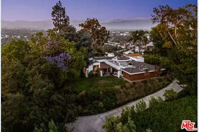 11531 Amanda Dr, Studio City, CA 91604 - Photo 59