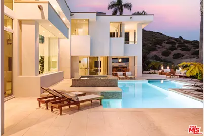 140 Irvine Cove Cir, Laguna Beach, CA 92651 - Photo 17