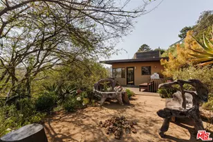 8715 Skyline Dr, Los Angeles, CA 90046 - Photo 13