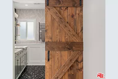 8044 Cowan Ave, Los Angeles, CA 90045 - Photo 17