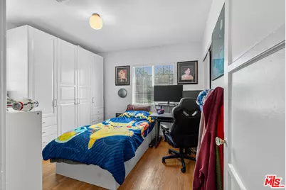 1701 N Buena Vista St, Burbank, CA 91505 - Photo 9