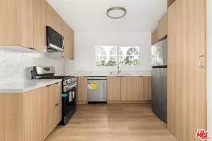 340 N Palm Dr #2, Beverly Hills, CA 90210 - Photo 1