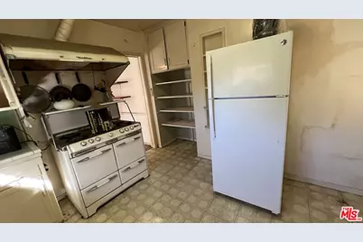 7725 Nestle Ave, Reseda, CA 91335 - Photo 29